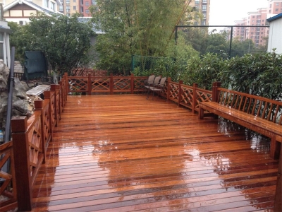 油漆的(de)好(hǎo)壞對(duì)防腐木(mù)有(yǒu)著(zhe)什(shén)麽影(yǐng)響